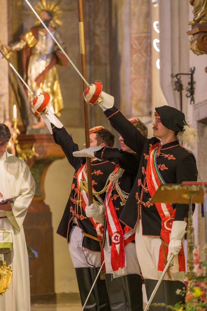 Heilige Messe in der Pfarrkirche Steyregg